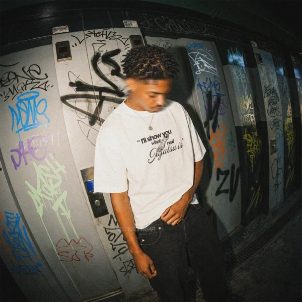 MODEL-01_ITADORI-OFF-WHITE_FRONT YUJI ITADORI「黒閃」// SOLID OVERSIZE TEE